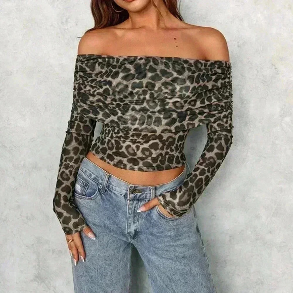 Multicolor Casual Women's Leopard Print Off-Shoulder Form-Fitting Top - Picture 1 of 5